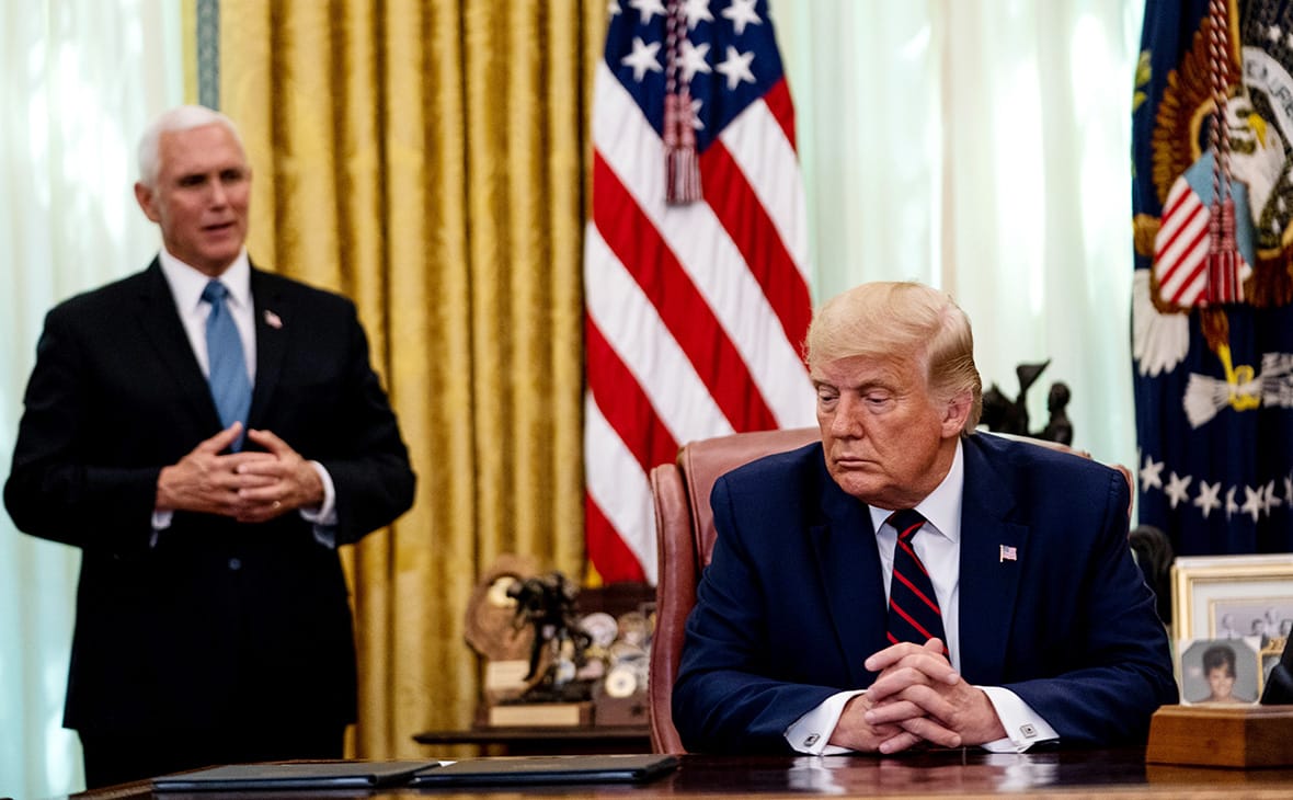 Вице-президент США Майк Пенс отказался использовать 25-ю поправку, чтобы отстранить Трампа от президентства