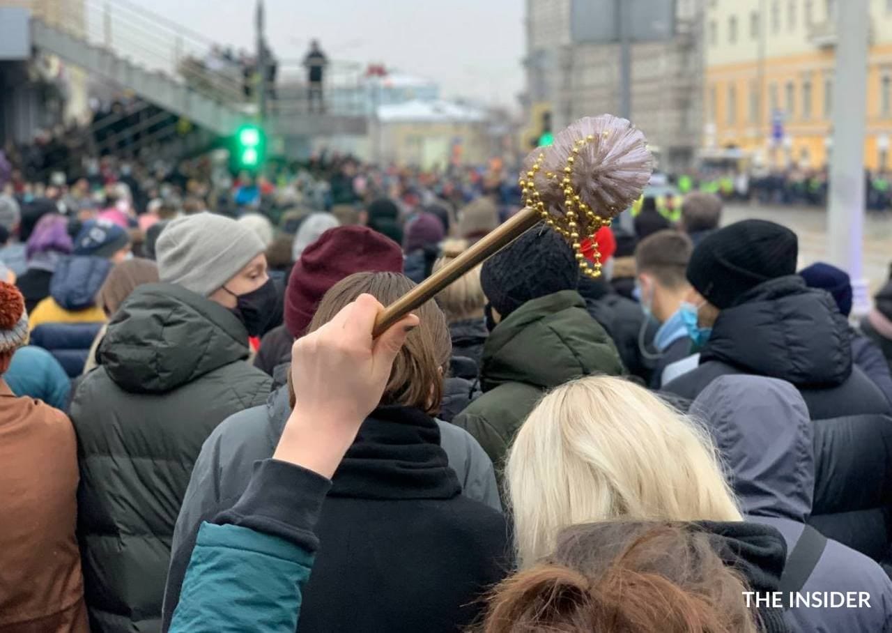 СК возбудил ряд уголовных дел по итогам протестов в Москве. Они связаны с применением насилия, уничтожением имущества и хулиганством