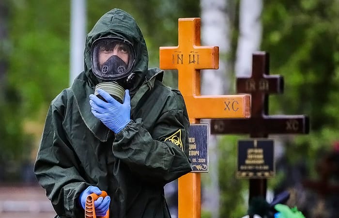 Россия справилась с пандемией хуже, чем США и Британия, но лучше, чем Мексика и Боливия — демограф об избыточной смертности людей в мире