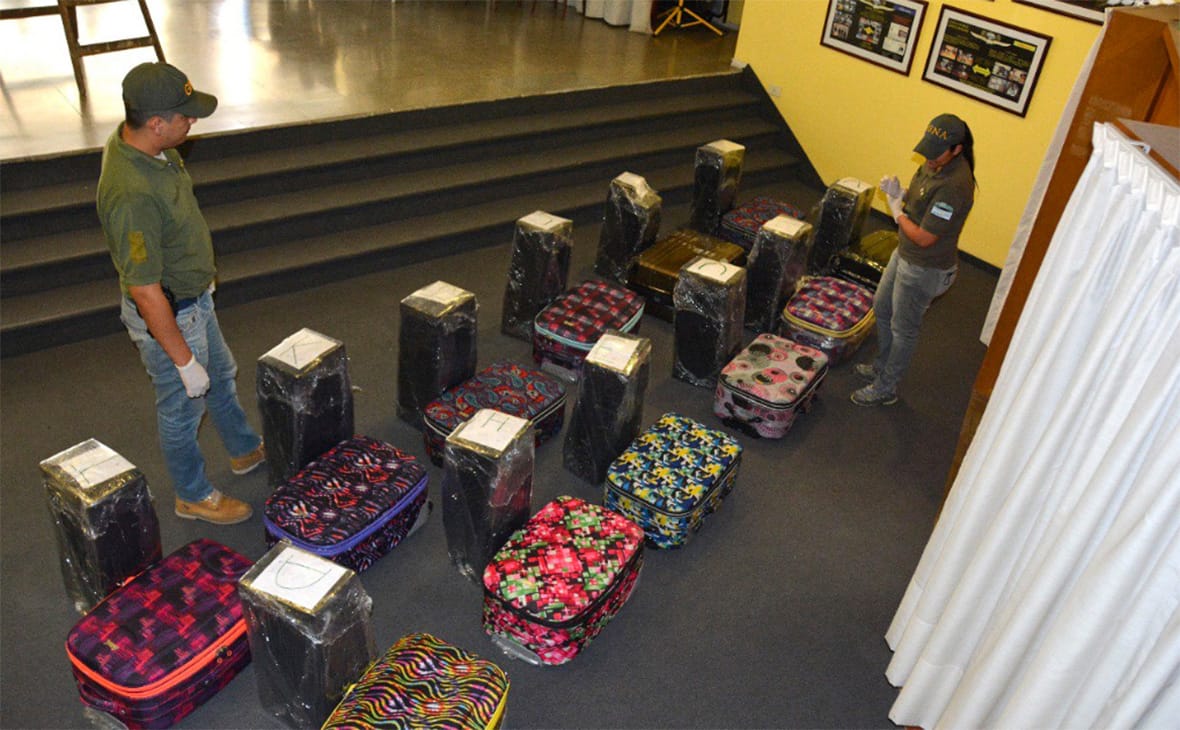 В Аргентине начался суд по делу «посольского кокаина». Подсудимые вину не признают