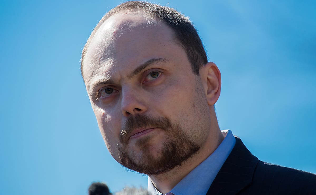 Владимир Кара-Мурза обнаружил слежку за собой. Преследовавшая его машина принадлежит ФСБ