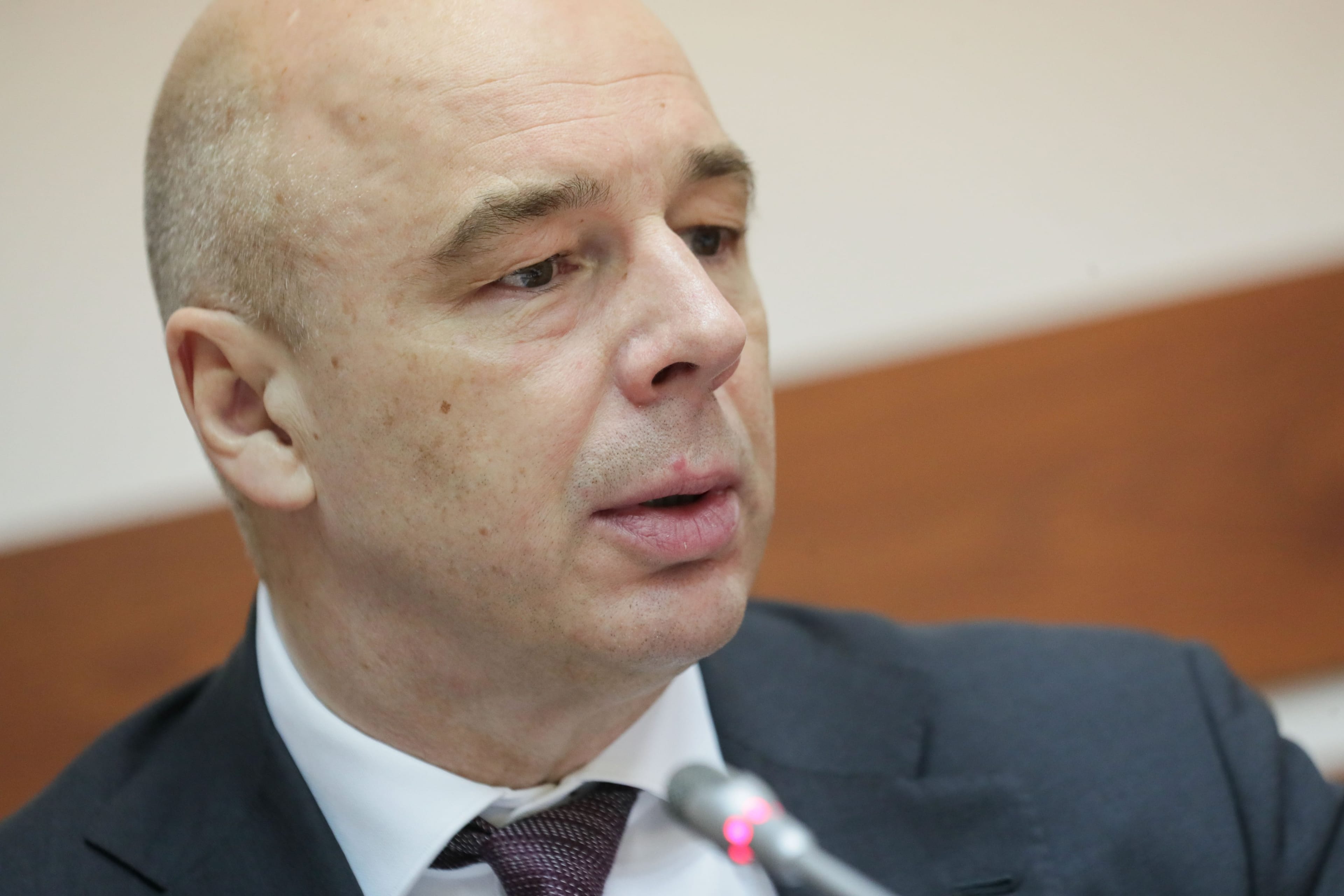 Сын Силуанова открыл бизнес по продаже ортопедических стелек. Одновременно по предложению Минфина стельки освободили от НДС