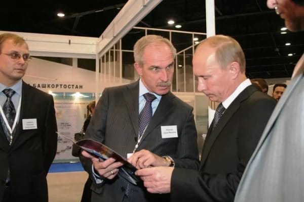Константин Калачев об отставках губернаторов: «Засидевшихся» убирают, чтобы избежать протестного голосования, будут и другие отставки