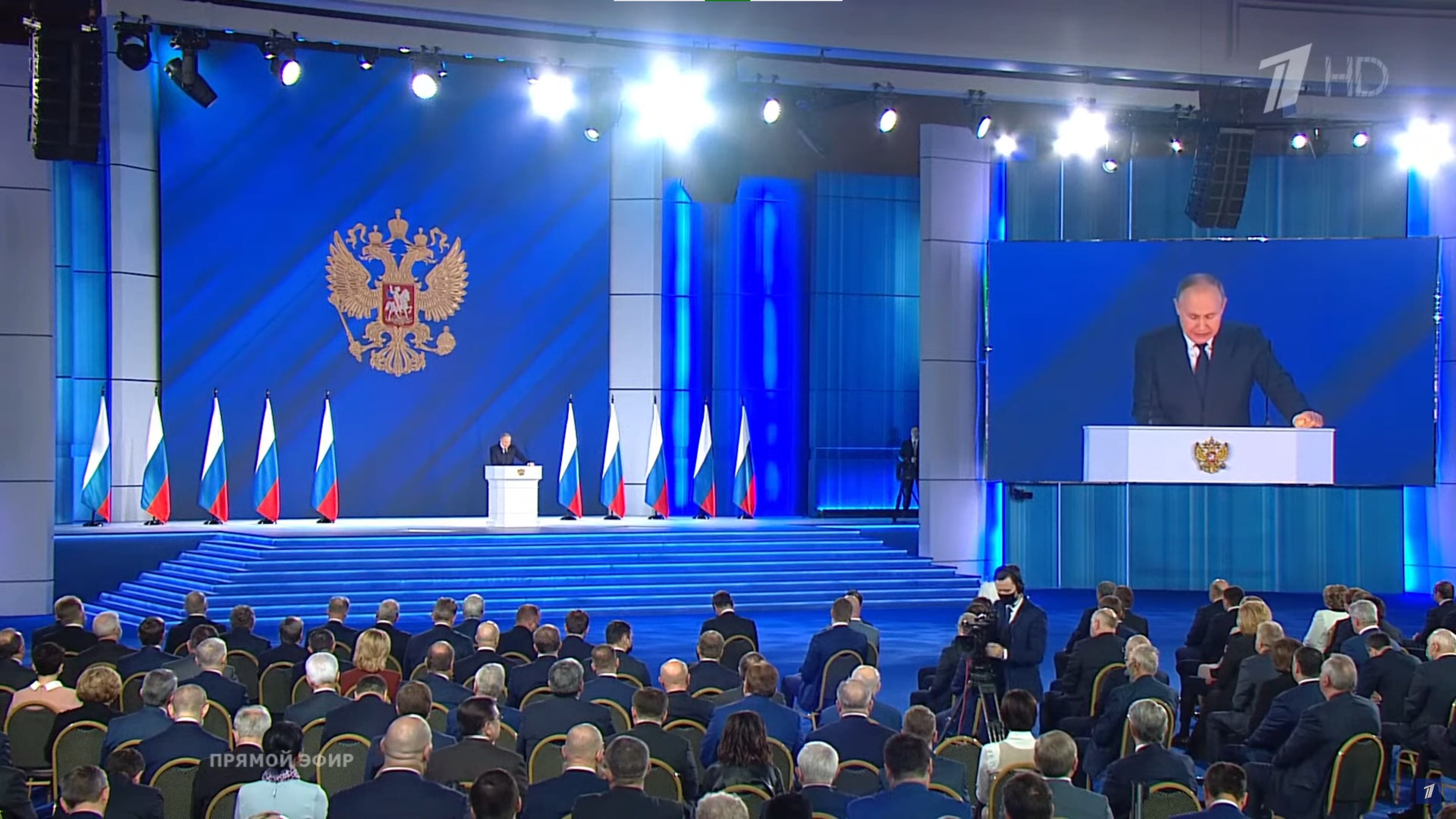 Путин раскритиковал российский учебник истории, в котором не говорится о Сталинградской битве. Но такого учебника не существует