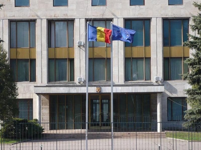Россия вышлет помощника военного атташе при посольстве Румынии. Ему предписано покинуть РФ в течение 72 часов