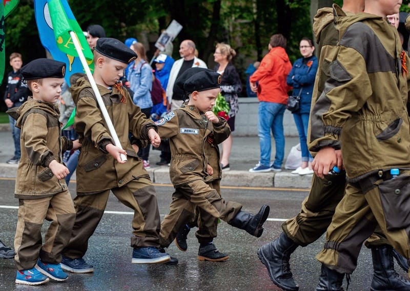 Новосибирского краеведа вызвали к следователям из-за колонки, в которой он раскритиковал формат празднования Дня Победы в России