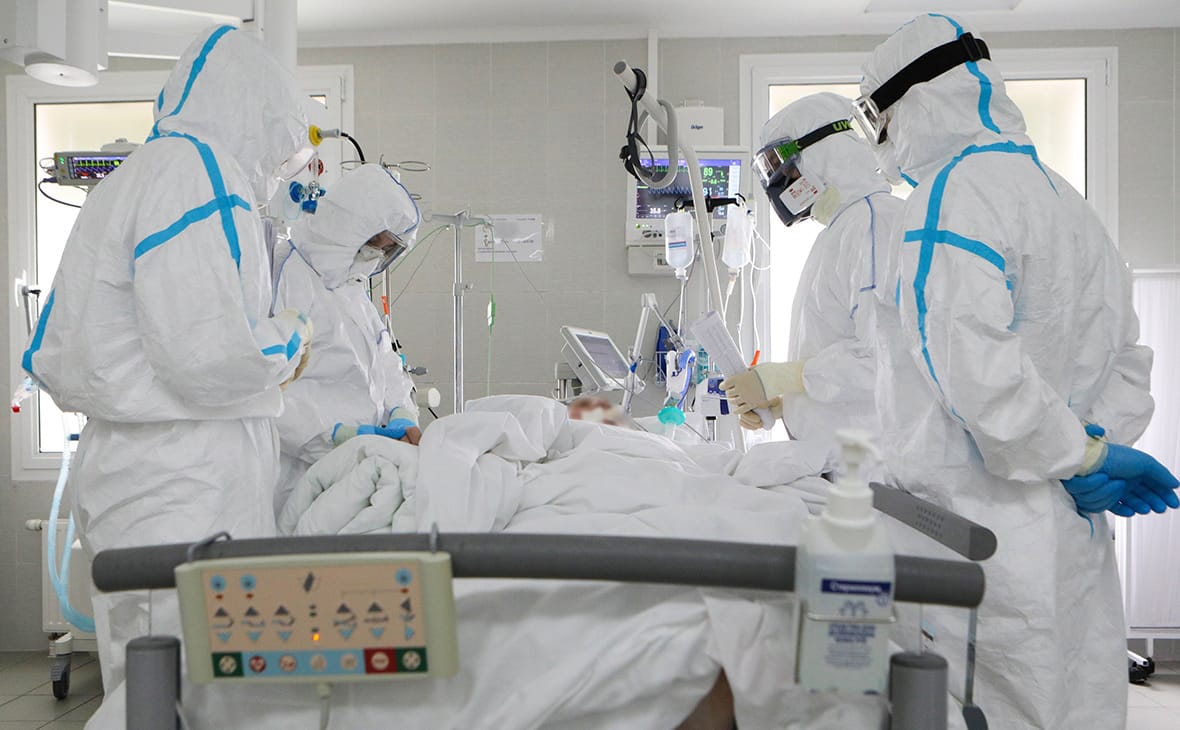 В московских больницах плановую помощь временно будут оказывать только привитым пациентам — Депздрав