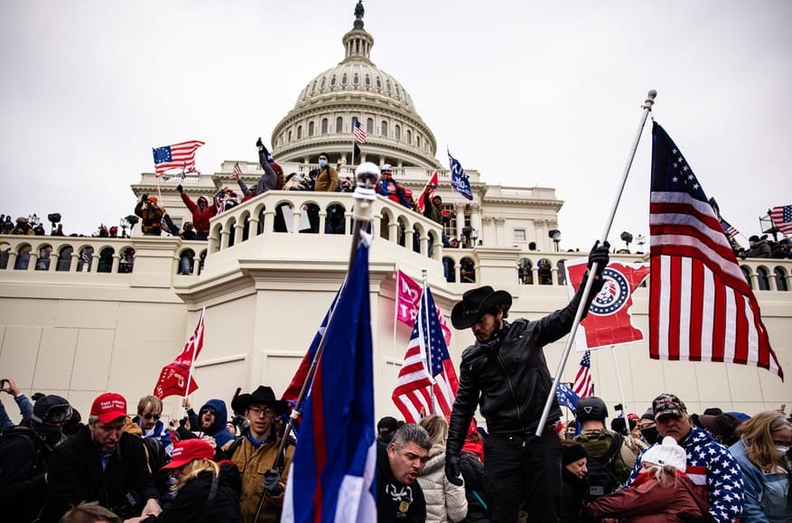 В США вступил в силу первый приговор по делу о штурме Капитолия — Huffington Post