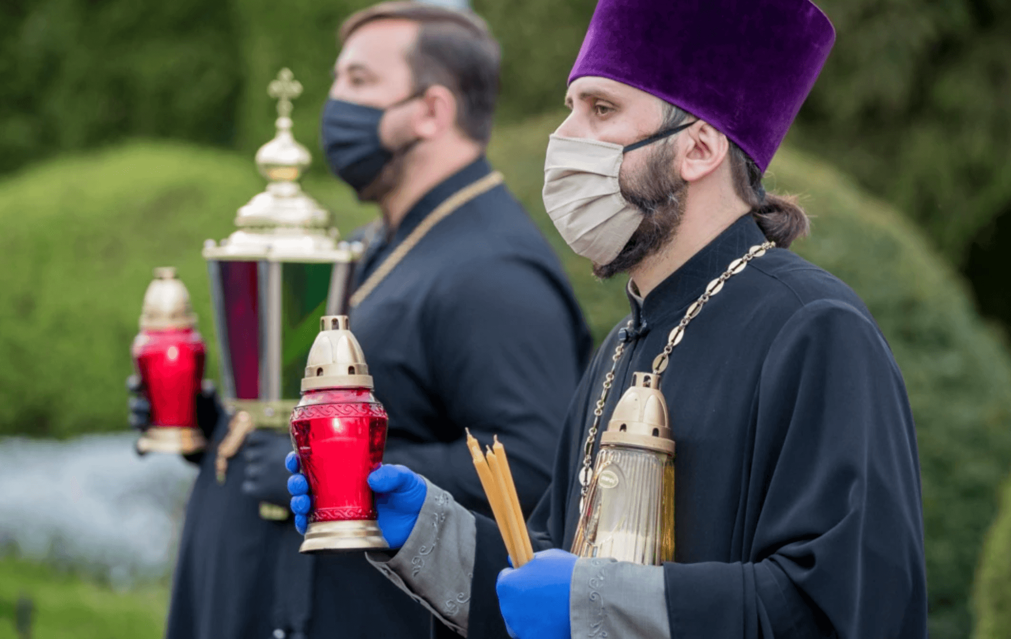 Причастился что привился. Почему РПЦ боится озвучить отношение к вакцинации