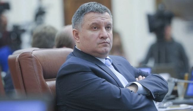 От политэмигранта до самого влиятельного политика в стране. 12 фактов об ушедшем в отставку главе МВД Украины Арсене Авакове