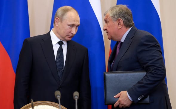 Сечин попросил Путина разрешить «Роснефти» поставлять газ в Европу 