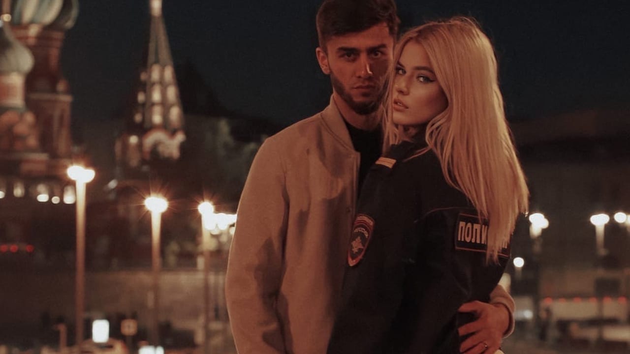 Суд решил выдворить блогера из Таджикистана за фото на фоне собора Василия Блаженного