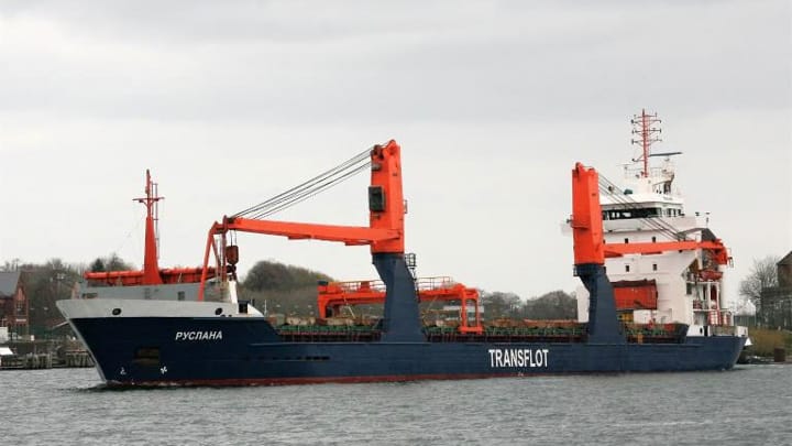 В Польше задержали российский сухогруз, который чуть не сел на мель. Члены экипажа были сильно пьяны 