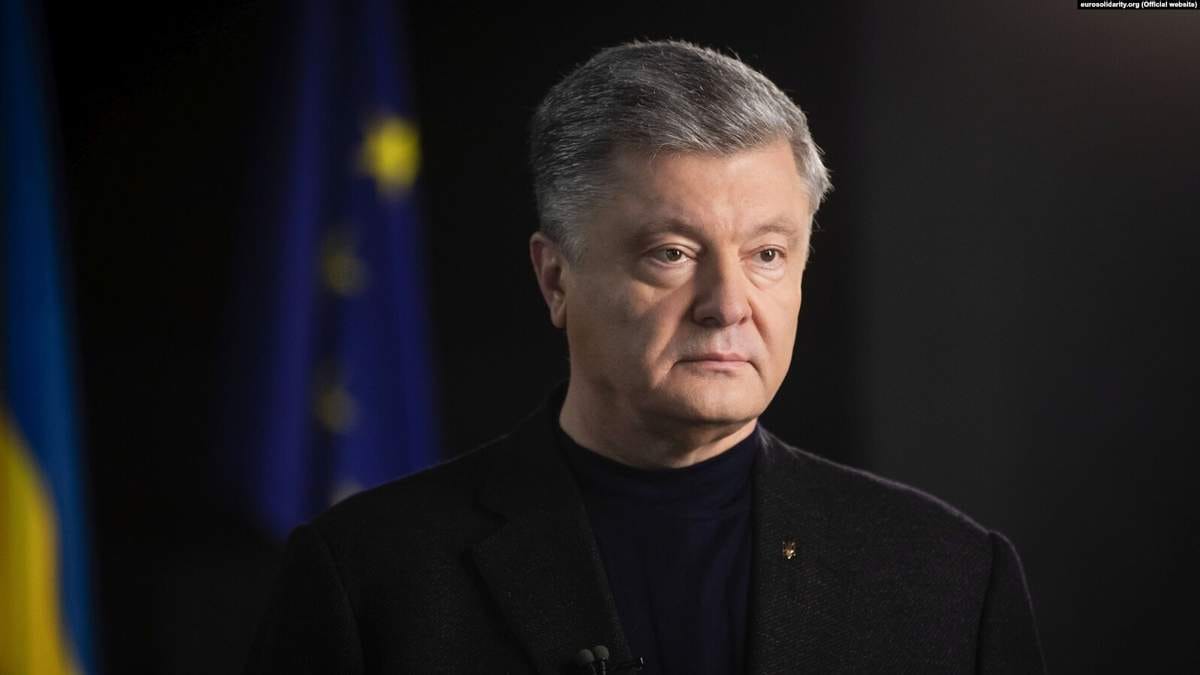 Экс-президент Порошенко покинул Украину после попытки вызова на допрос по делу о госизмене