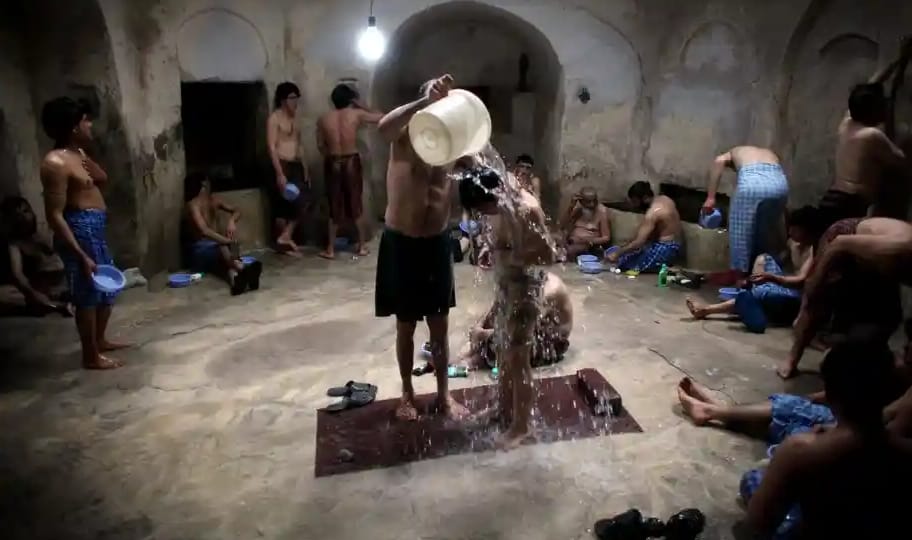 Талибы запретили женщинам в двух афганских провинциях посещать общественные бани