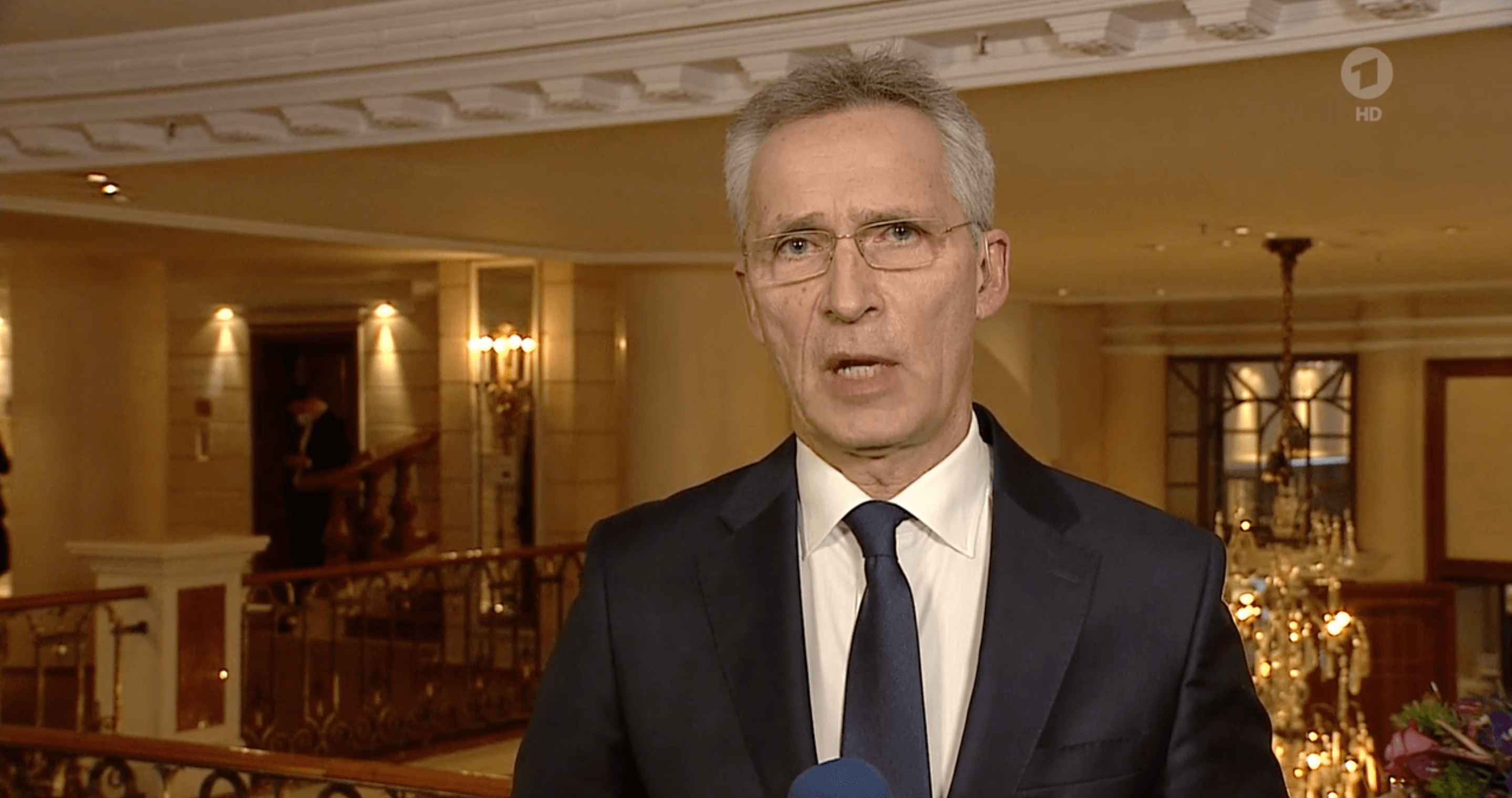 «Россия нагнетает обстановку в ЛДНР, чтобы создать предлог для нападения на Украину» — Столтенберг