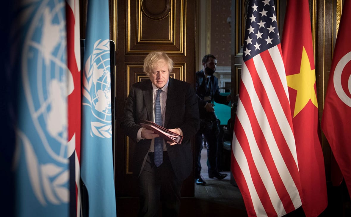 Великобритания внесла в санкционный список Якунина, совладельца «Лукойла» и жену Лаврова