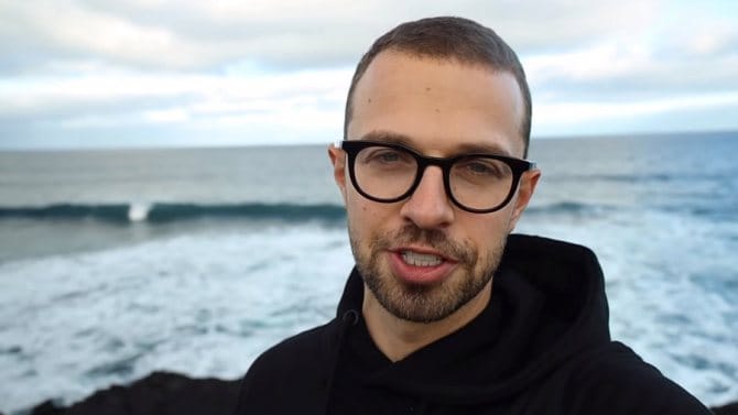 Антону Птушкину запретили въезд в Россию до 2072 года из-за его антивоенной позиции — Baza