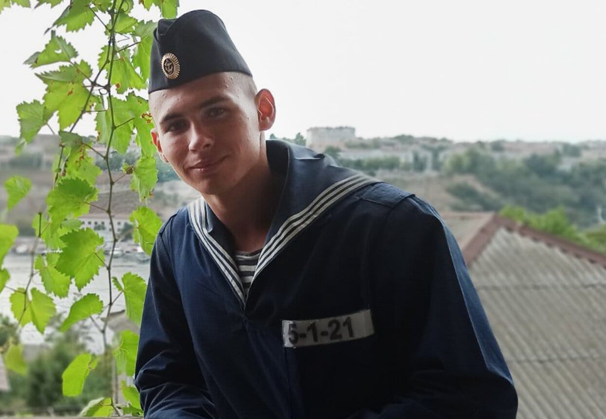 Прокуратура объявила пропавшего после затопления «Москвы» срочника «отсутствующим в воинской части»