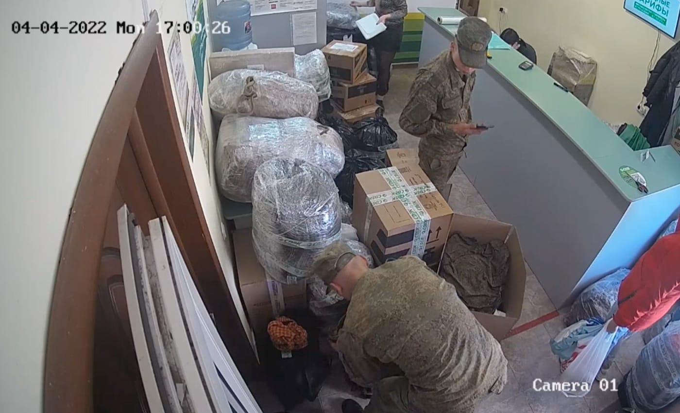 За три месяца войны люди в форме отправили через СДЭК из приграничных с Украиной городов 58 тонн посылок и один «Орлан» — «Медиазона»