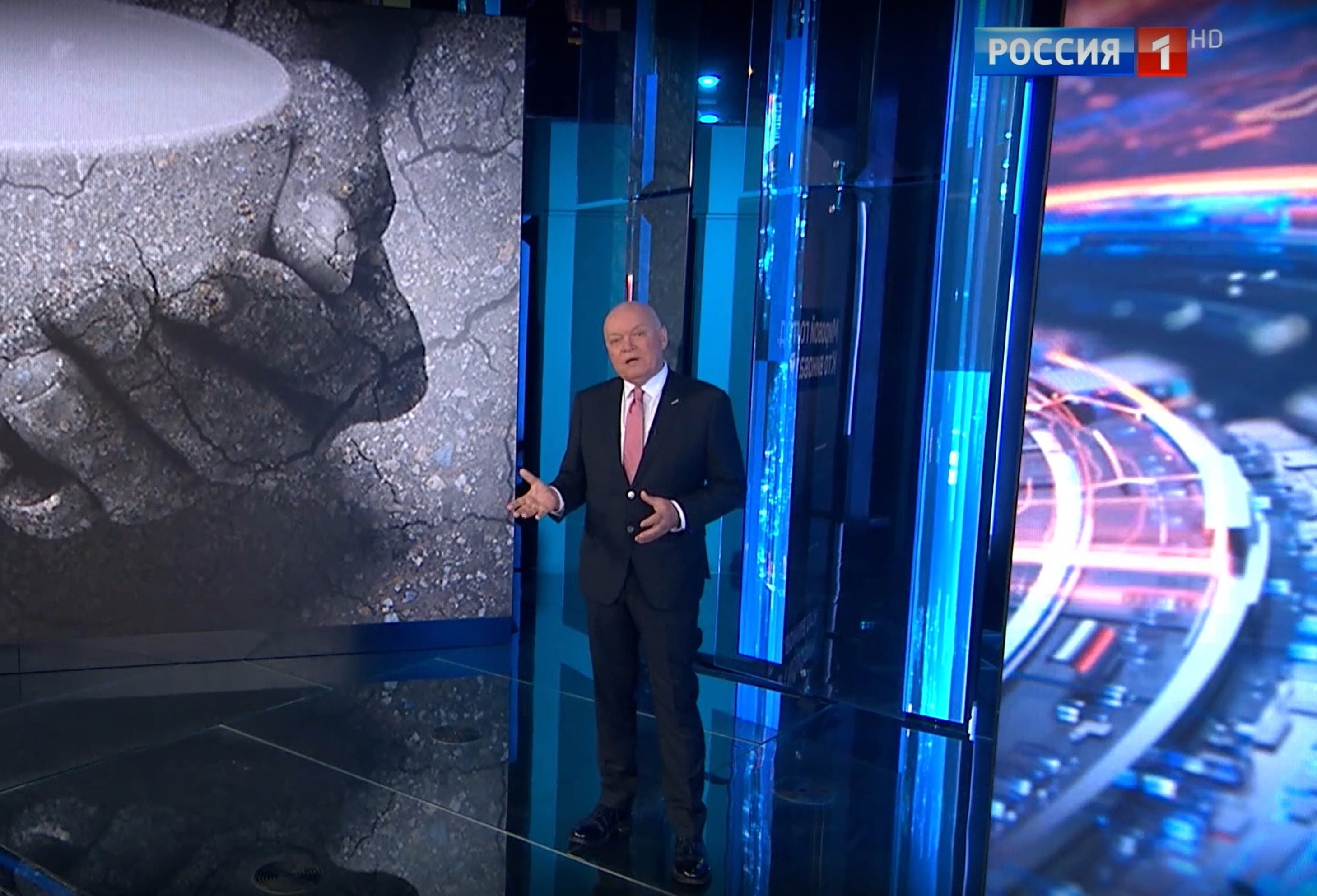 Контратака, которой не было, «Байрактар», который никто не видел, и француз, который видел за сотни километров. Три фейка «Вестей недели»