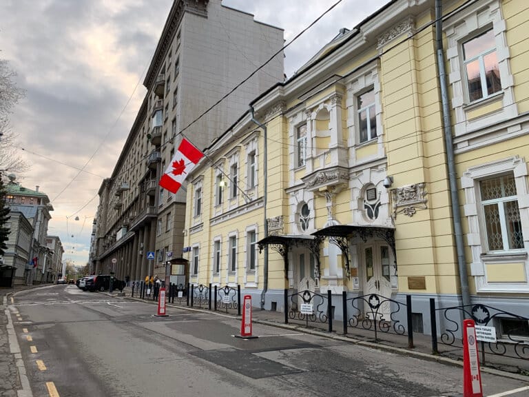 Россия запретила въезд еще 41 гражданину Канады в ответ на «очередные антироссийские персональные санкции» — МИД России