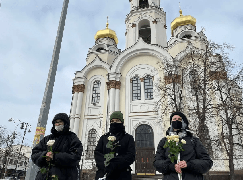 «Тихие» протесты: как сопротивляются те, кто не готов поджигать военкоматы