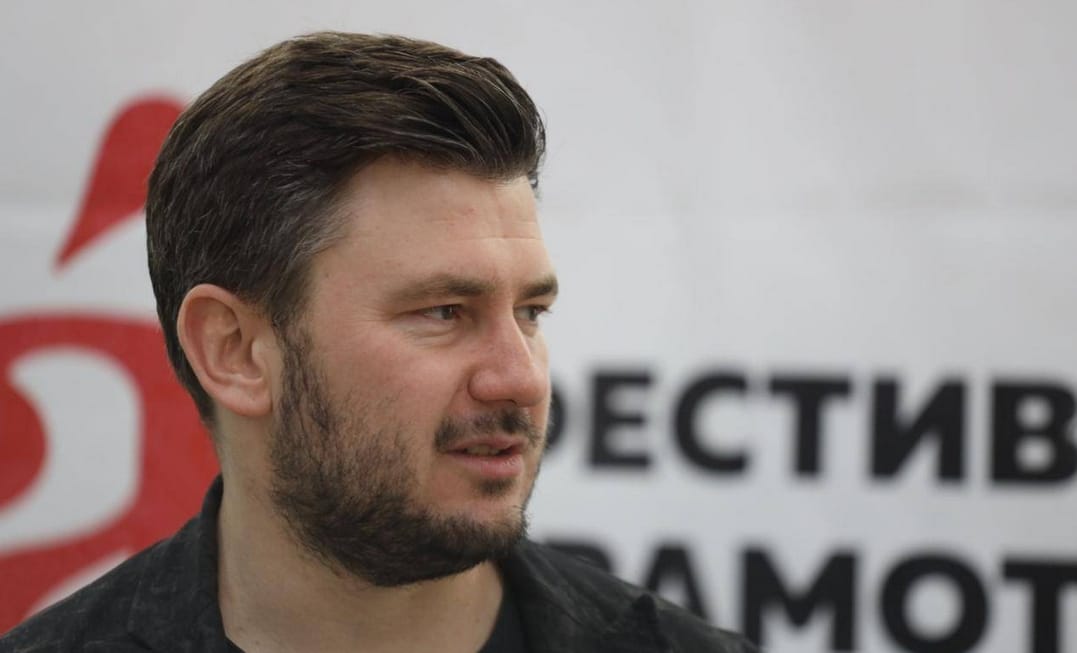 Писатель Дмитрий Глуховский объявлен в международный розыск по делу о военных «фейках»