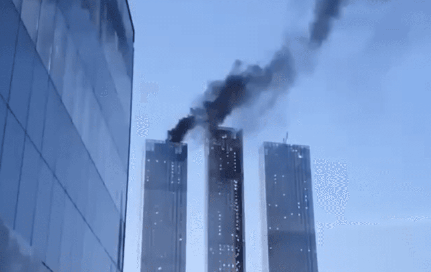 В одной из башен Москва-Сити начался пожар
