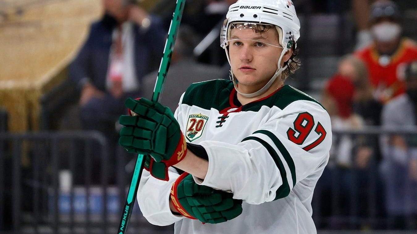 Еще двух хоккеистов обвинили в РФ в покупке военных билетов и уклонении от армии. Под вопросом карьера в НХЛ