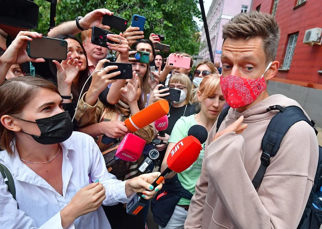 Юрия Дудя признали СМИ-«иноагентом» из-за отсутствия маркировок СМИ-«иноагентов» The Insider и «Медуза»