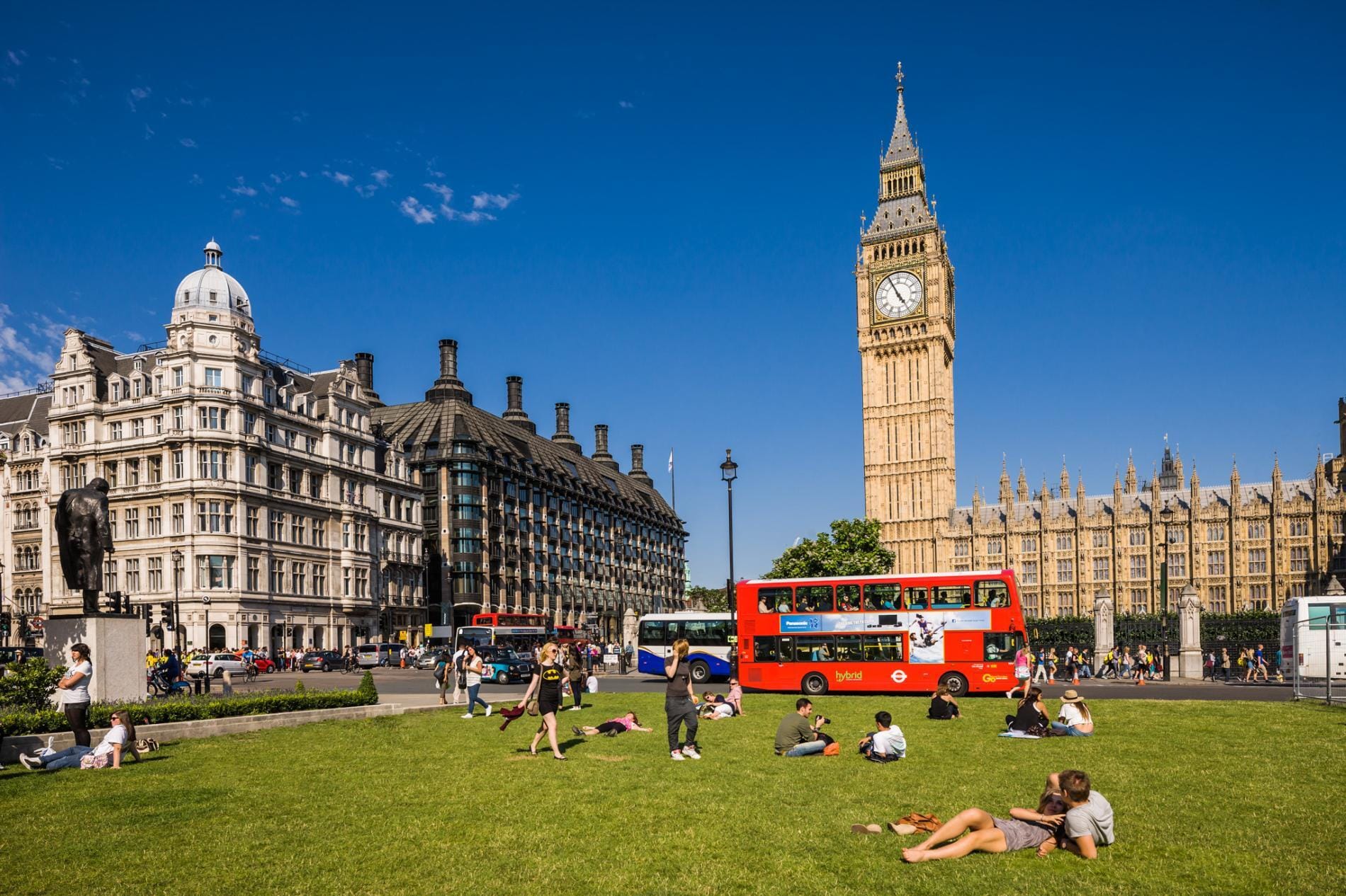 Жара в Великобритании побила исторический рекорд. Взлетно-посадочные полосы на аэродромах плавятся