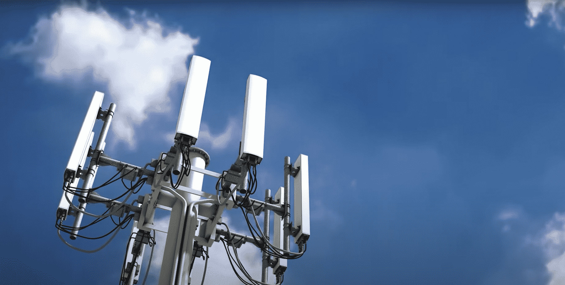 В России так и не смогли создать оборудование для 5G, поэтому решили заработать сразу на 6G — аналитики TelecomDaily