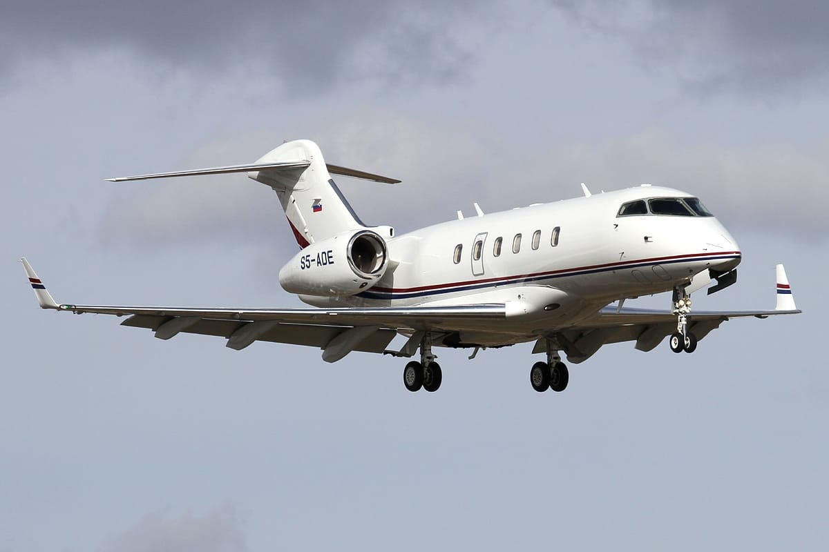 10 российских самолетов застряли в Германии из-за санкций — RND