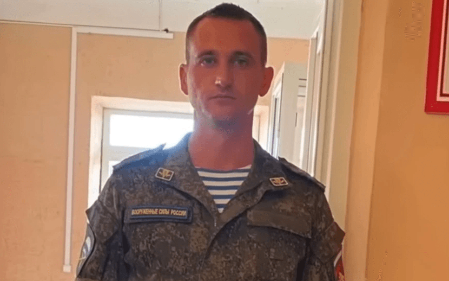 Российский десантник уехал из страны после публикации своей антивоенной повести о вторжении России в Украину — «Медиазона»