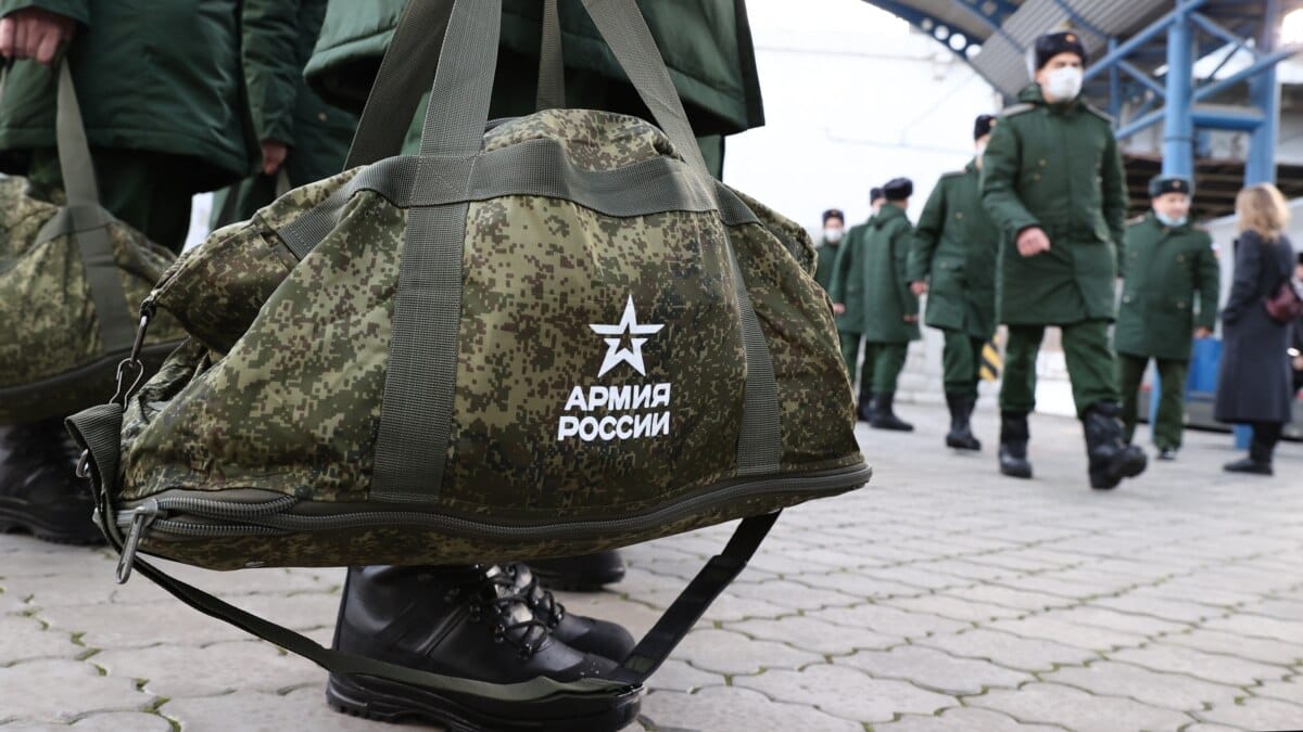 DW: власти Германии заявили, что отказ служить в армии не является основанием для защиты граждан России в ФРГ