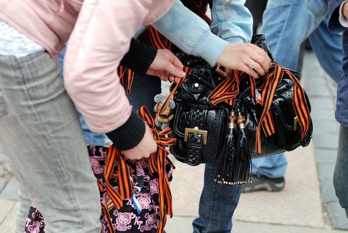 За порчу георгиевских лент хотят давать до пяти лет колонии