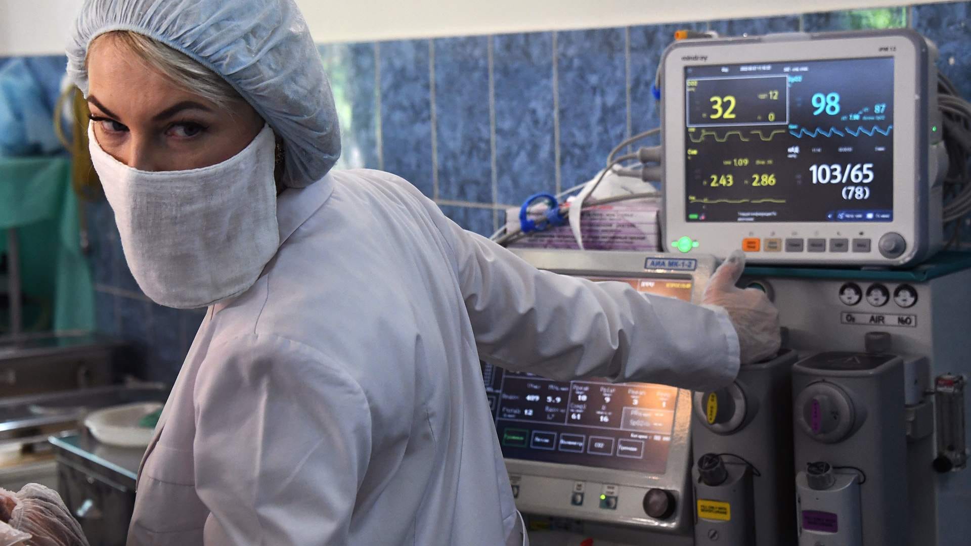 Российским медикам начали массово вручать повестки — юрист Павел Чиков