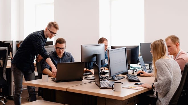 Глава Минцифры: Сотрудники IT-компании лишатся брони на период мобилизации, если компанию исключат из реестра