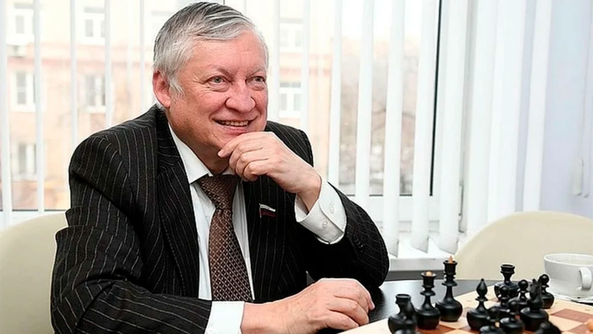 Бывший чемпион мира по шахматам Анатолий Карпов госпитализирован, его ввели в искусственную кому