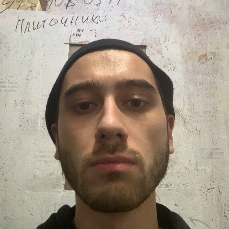 В Москве арестовали журналиста Тамерлана Бигаева. Он проходит подозреваемым по делу о «вымогательстве» у Чемезова 