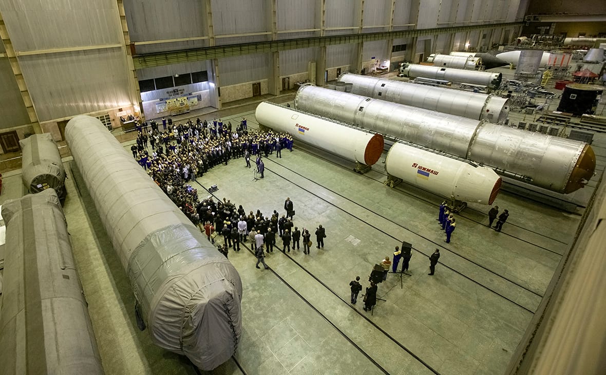 Россия ударила по Днепру, украинские власти сообщили о бомбежке завода «Южмаш». Видео