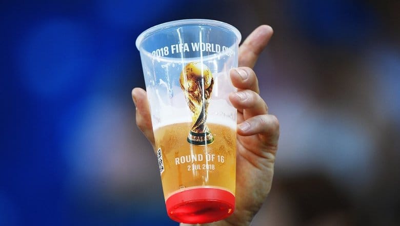 На стадионах ЧМ-2022 по футболу в Катаре запретили продавать пиво