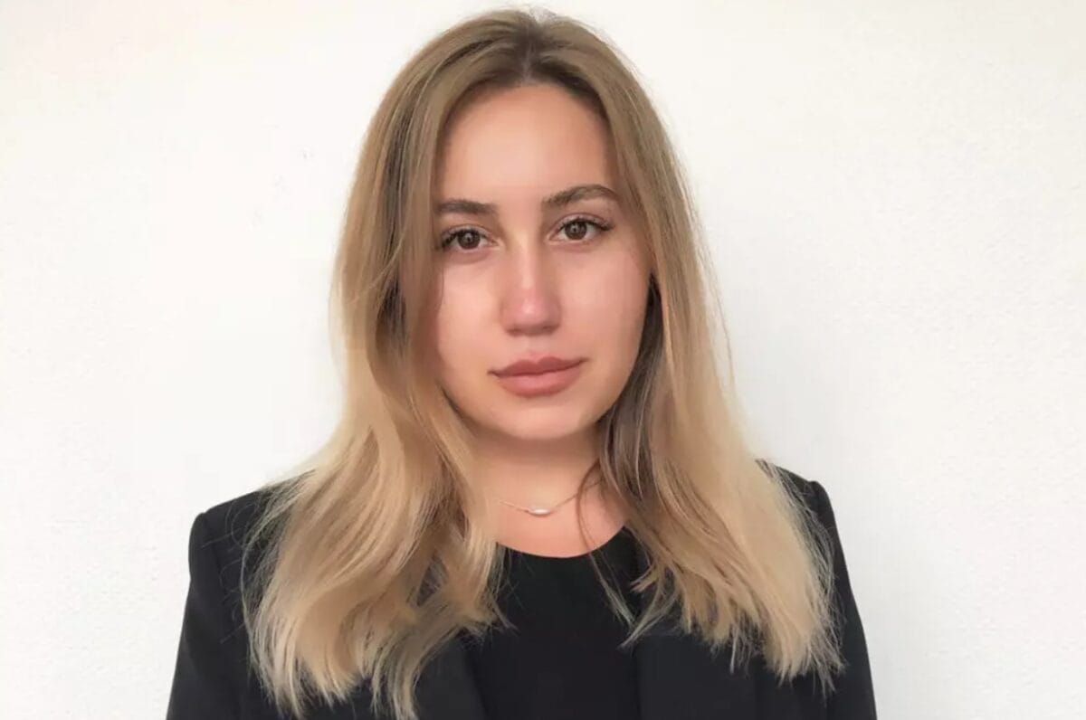 Журналистку Наилю Муллаеву оставили на ночь в ОВД за то, что она освещала антивоенный митинг два месяца назад