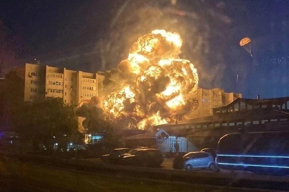 Не менее 12 военных самолетов разбились в России с начала войны, на Западе видят причину в санкциях 