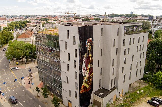 Суд в Вильнюсе постановил снести Дом Москвы