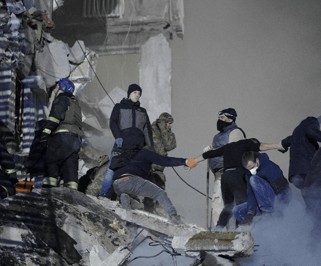 «Ваше трусливое молчание закончится тем, что однажды эти же террористы придут и за вами» — Зеленский обратился к россиянам