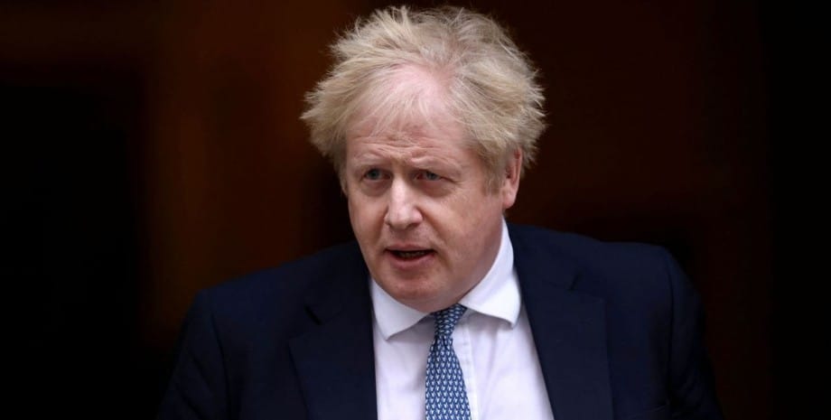 Борис Джонсон заявил, что Путин угрожал ему ракетным ударом по телефону перед войной в Украине