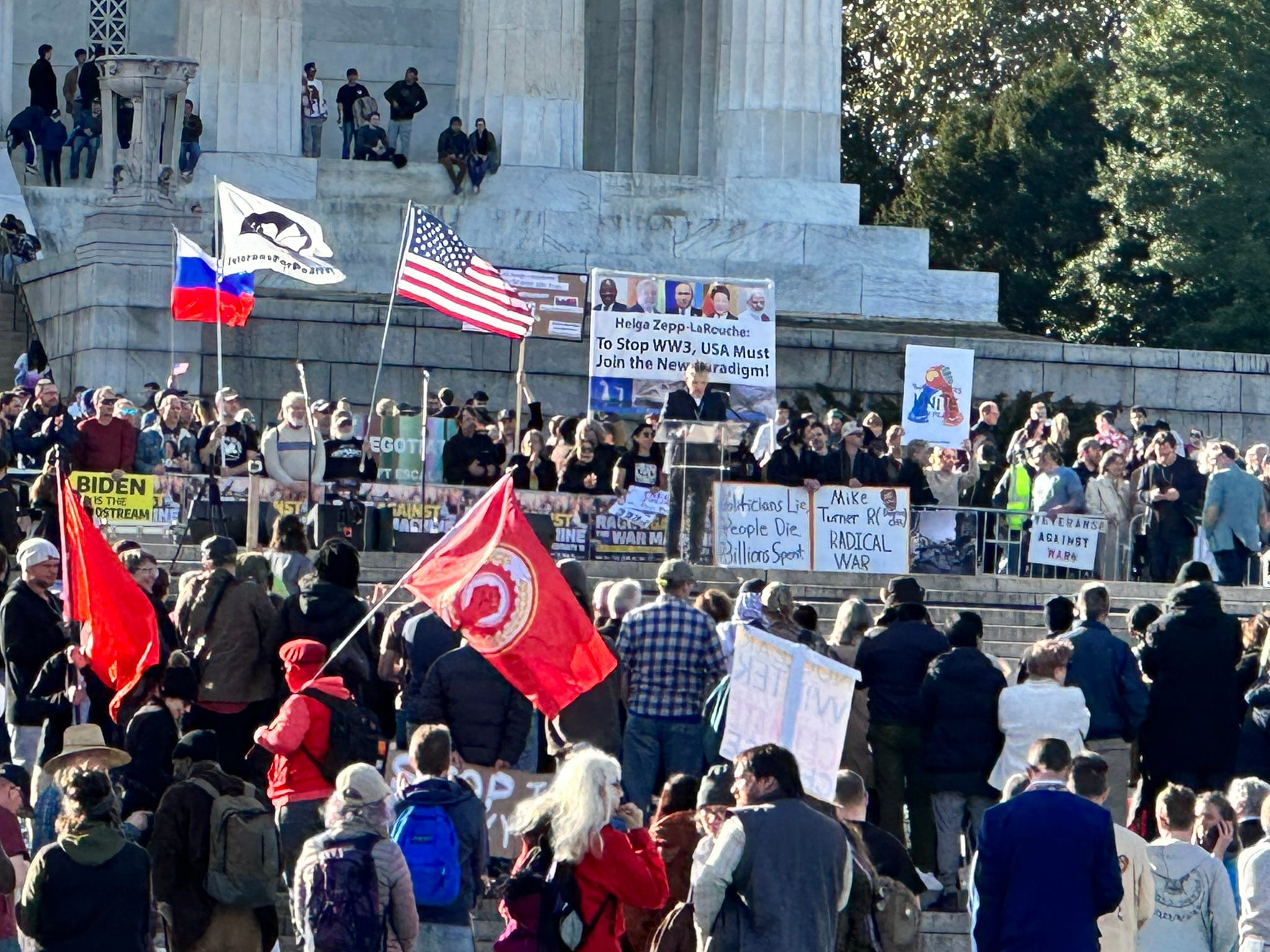 СМИ рассказали об «акции в Вашингтоне против украинских нацистов». Ее организаторы связаны с американскими неонацистами