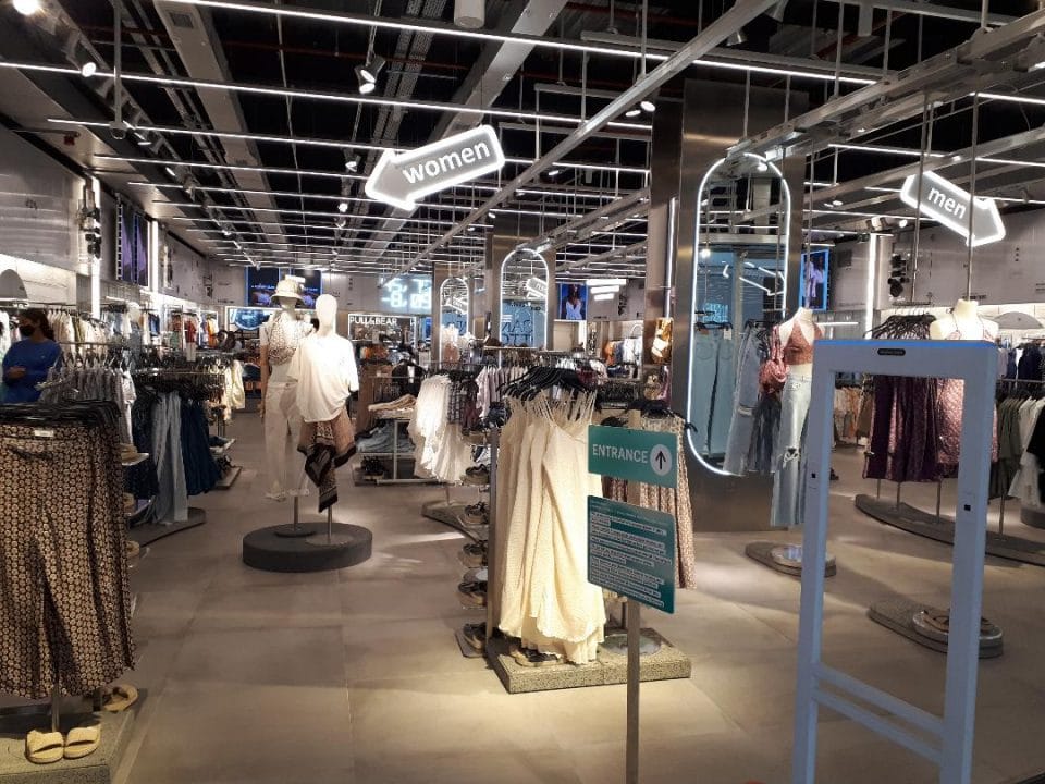 Магазины Bershka, Zara и Pull & Bear откроются в России под новыми названиями